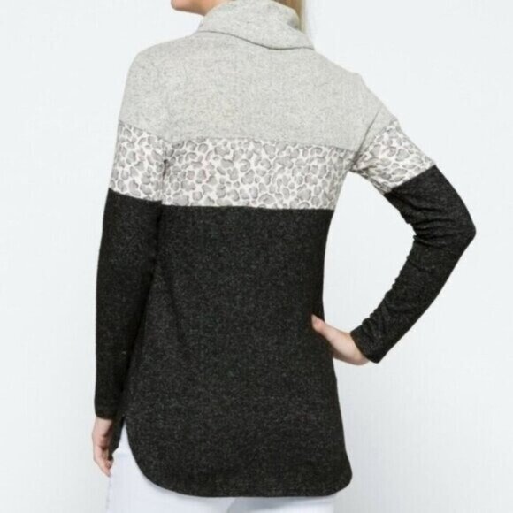 Market & Spruce Cowl Neck Gray Leopard Print Pullover Sweater - Picture 3 of 6